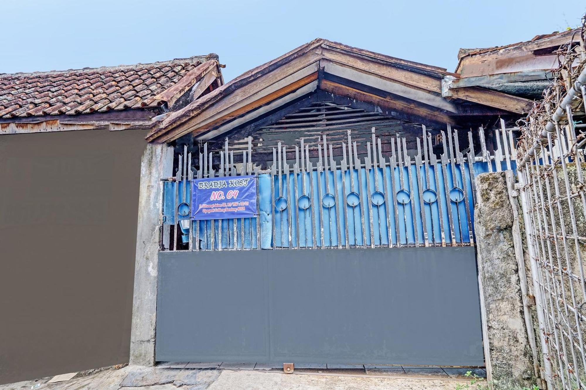 Oyo Life 92709 Kost Teras Cikapundung Syariah Bandung Exterior foto